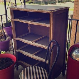 Dresser four drawers hard wood
